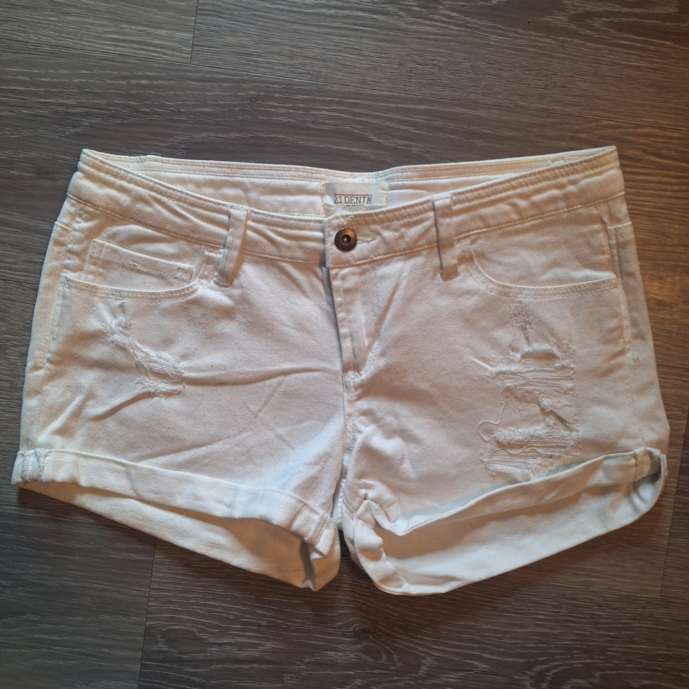 Forever 21 Denim White Distressed Jean Shorts Size 28 / Medium